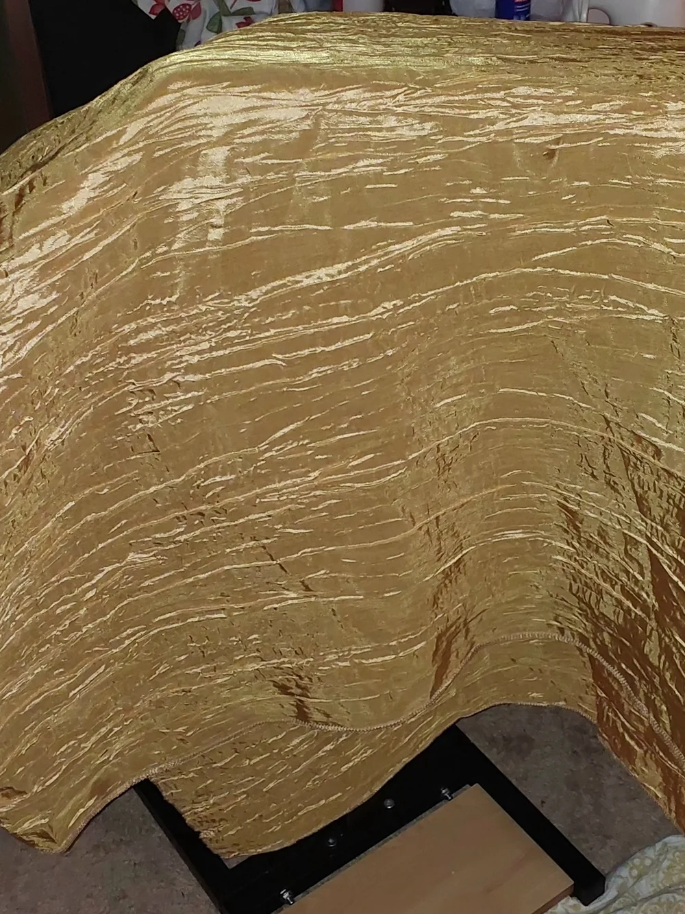 Gold Crinkle Tafetta Recangular Tablecloth 90